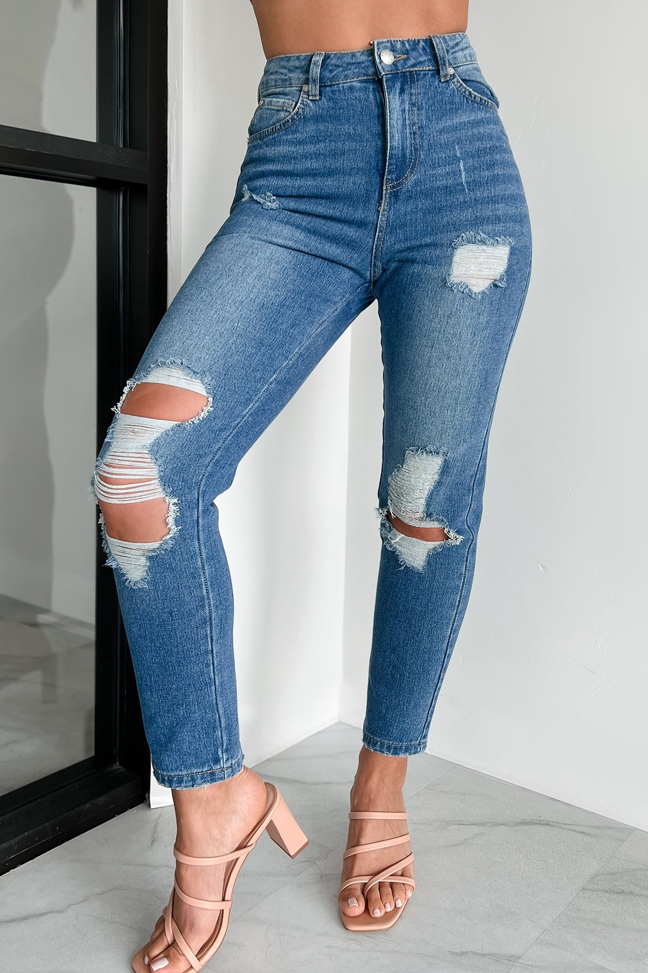 Ariah High Rise Distressed Mom Jeans (Medium Denim)