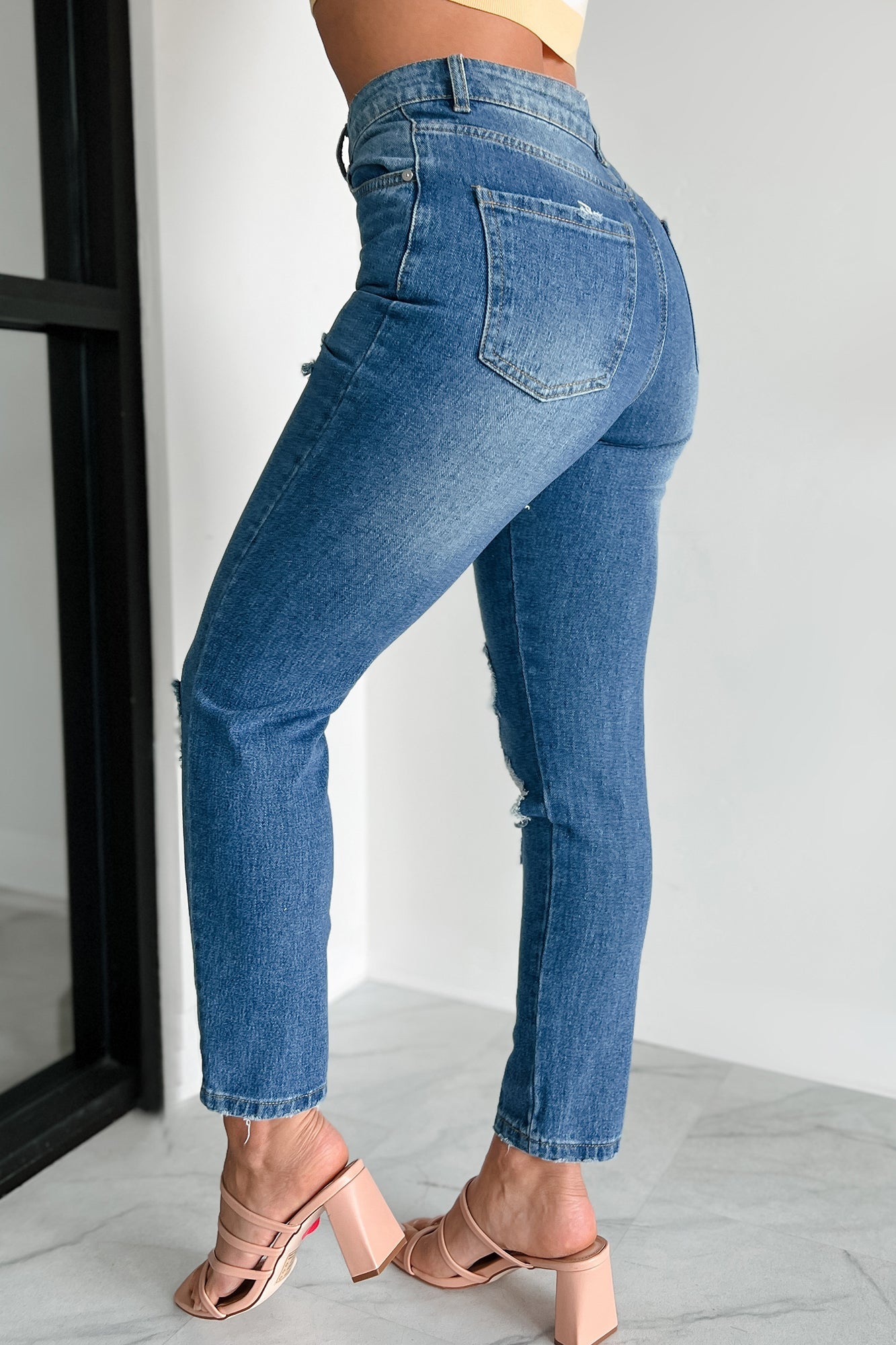 Ariah High Rise Distressed Mom Jeans (Medium Denim)