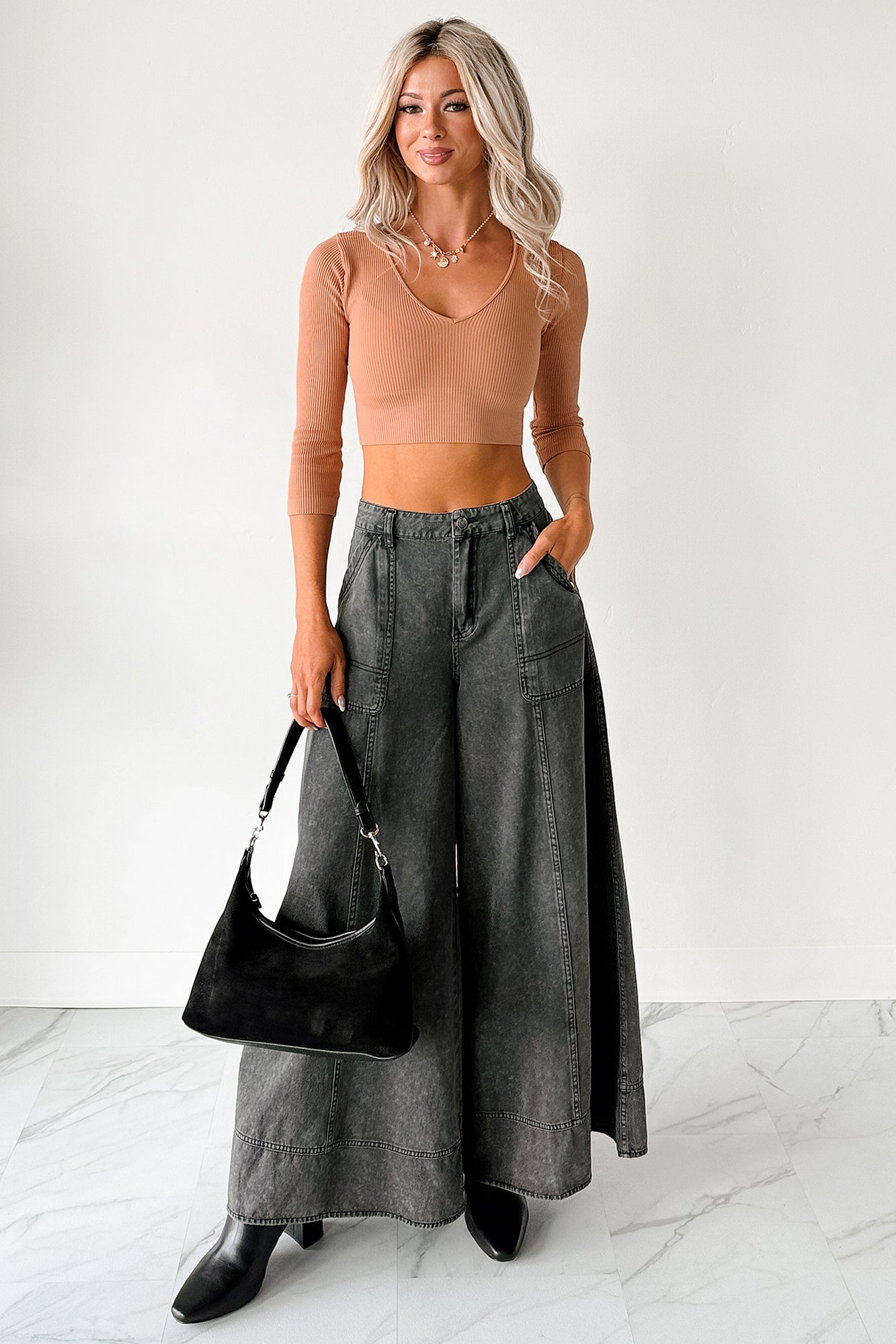 Casual Beauty Ribbed V Neck Crop Top (Mocha Mousse)
