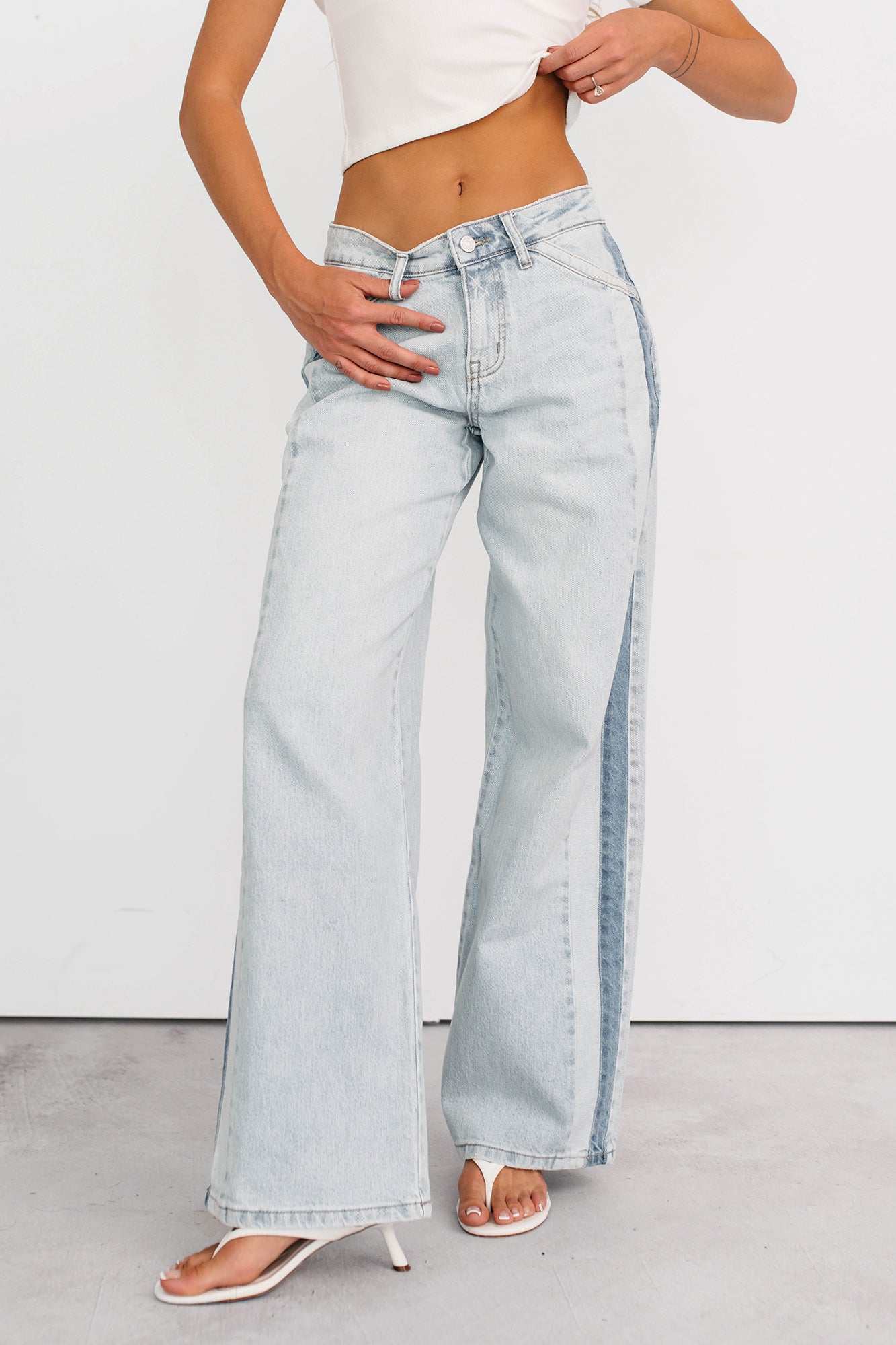 Baylor Wide Leg Contrast Kancan Jeans (Light)