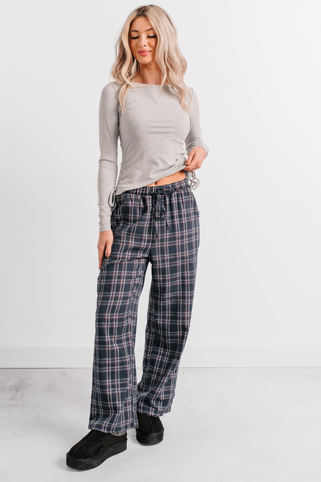 Embracing Less Wide Leg Plaid Pants (Navy)